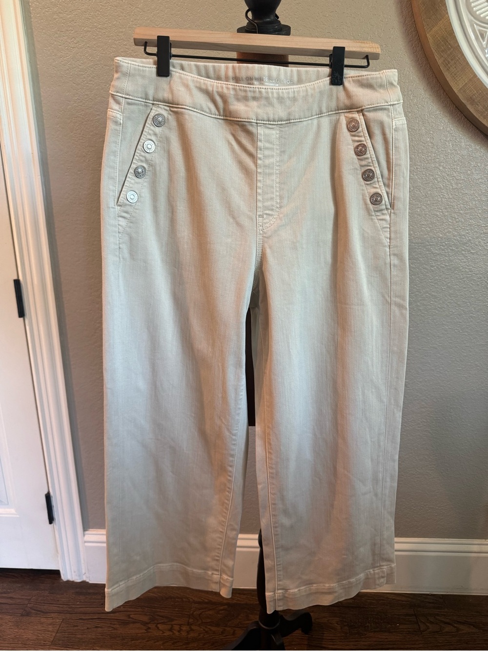 Chico’s Pull-On Wide Leg Crop Pants 1.5P Petite 10P Khaki Denim Stretch NWOT